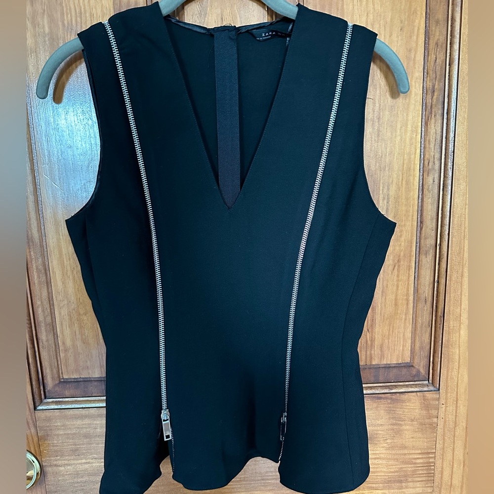 Zara Top/Vest with Zippers in Size M